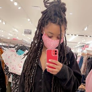 Meet your Posher, Alyssa